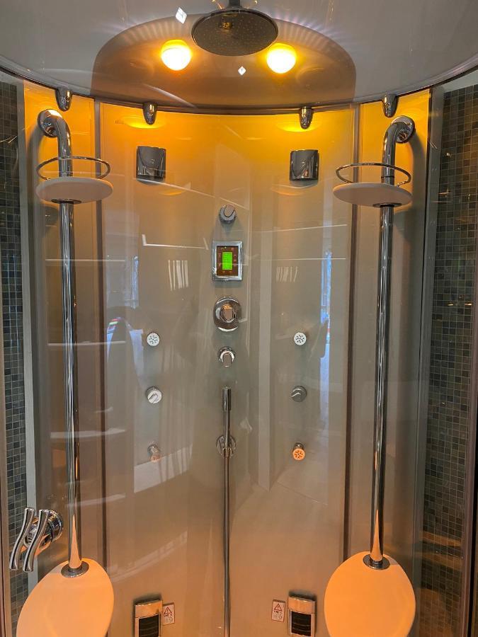 ساسو ماركوني B&B Palazzina10 & Spa المظهر الخارجي الصورة